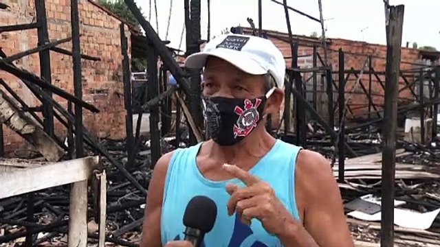 b'Inc\xaandio no Curuamb deixa moradores desabrigados no dia de natal'