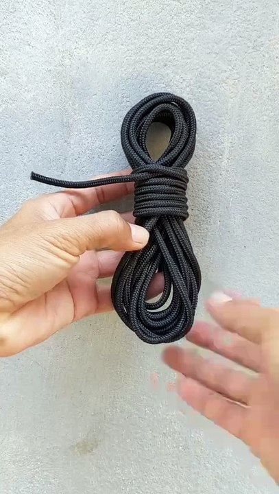 The rope is rolled correctly and is easy to reuse