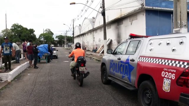 b'Morador de rua assassinado com golpes de facas'