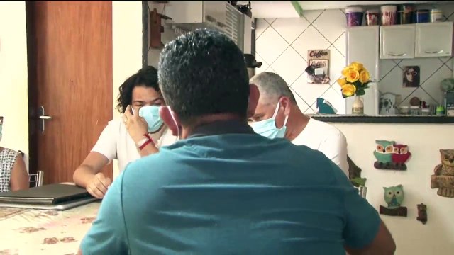 b'Jovem faz apelo para realizar cirurgia'