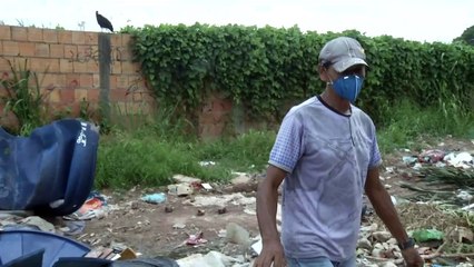 b'Populao denuncia lixo e entulho na Av. 3 coraes em Ananindeua'