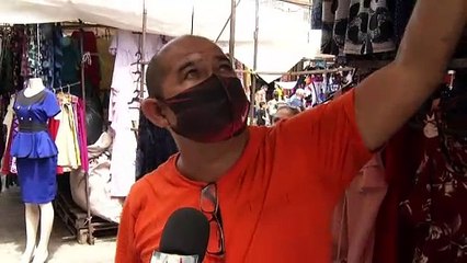 b'Ventania provoca estragos em barracas do Comrcio'