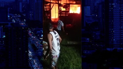 b'Moradores de Breves entram em pnico com inc\xaandio na regio'