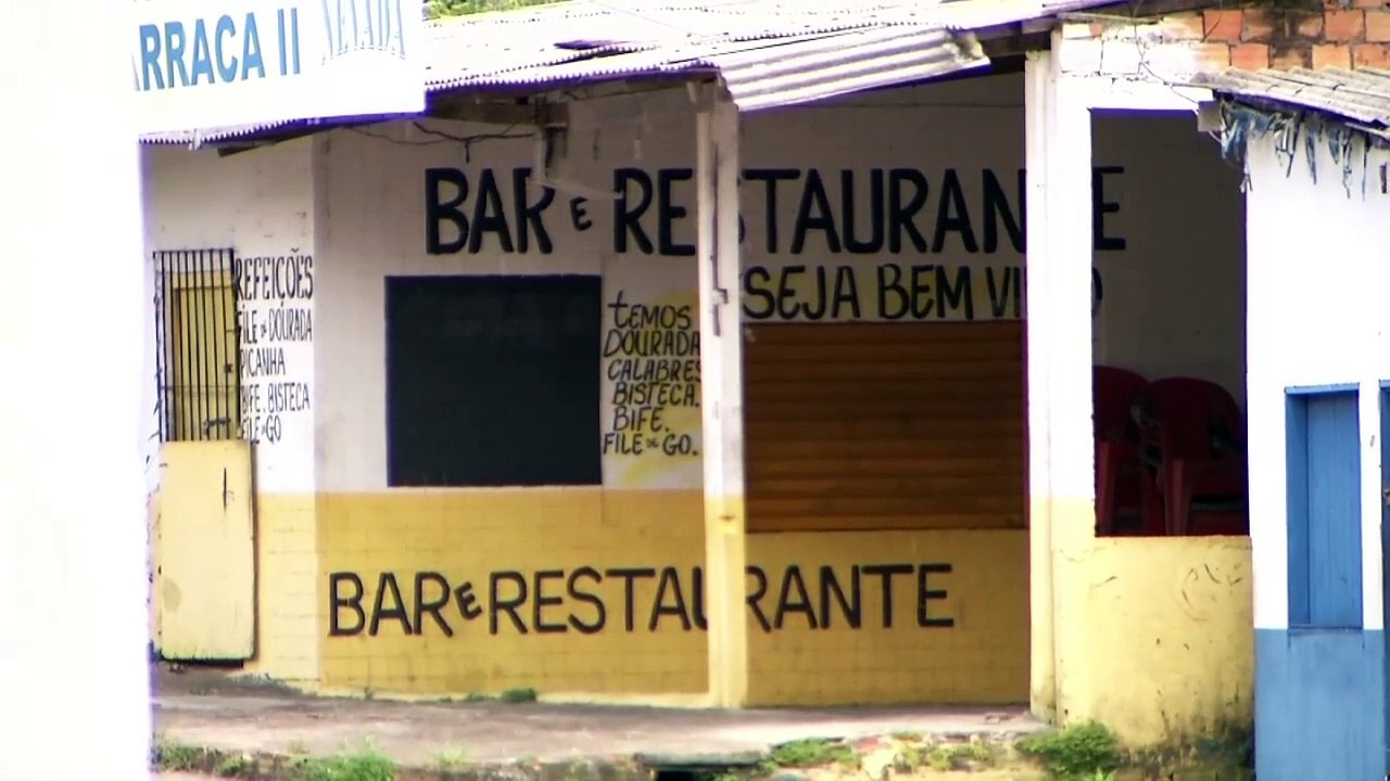 b'Praias e balnerios fechados no feriado'