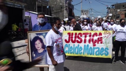 b'Caminhada em homenagem a artista Cleide Moraes '