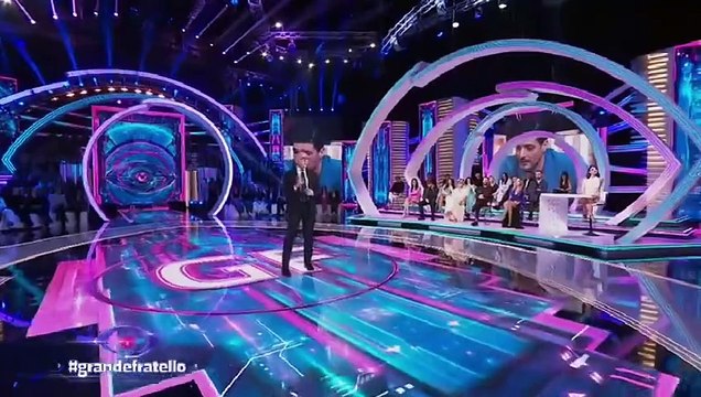 GF, scontro tra Shaila e Lorenzo: “6 mesi di teatrino, mer*a addosso”. Il video GF, scontro tra Shaila e Lorenzo: “6 mesi di teatrino, mer*a addosso”. Il video today.it/tv/news/grande-fratello/shaila-lorenzo-lasciati-litigio.html © Today