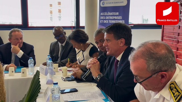 [GUADELOUPE] Lors de la fin de sa visite en Guadeloupe, le ministre délégué en charge des Outremers, Manuel VALLS ausculte l'économie