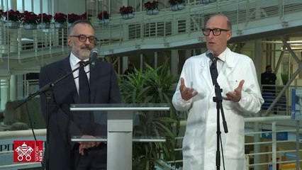 El Papa permanece estable y ya requiere menos asistencia de oxígeno