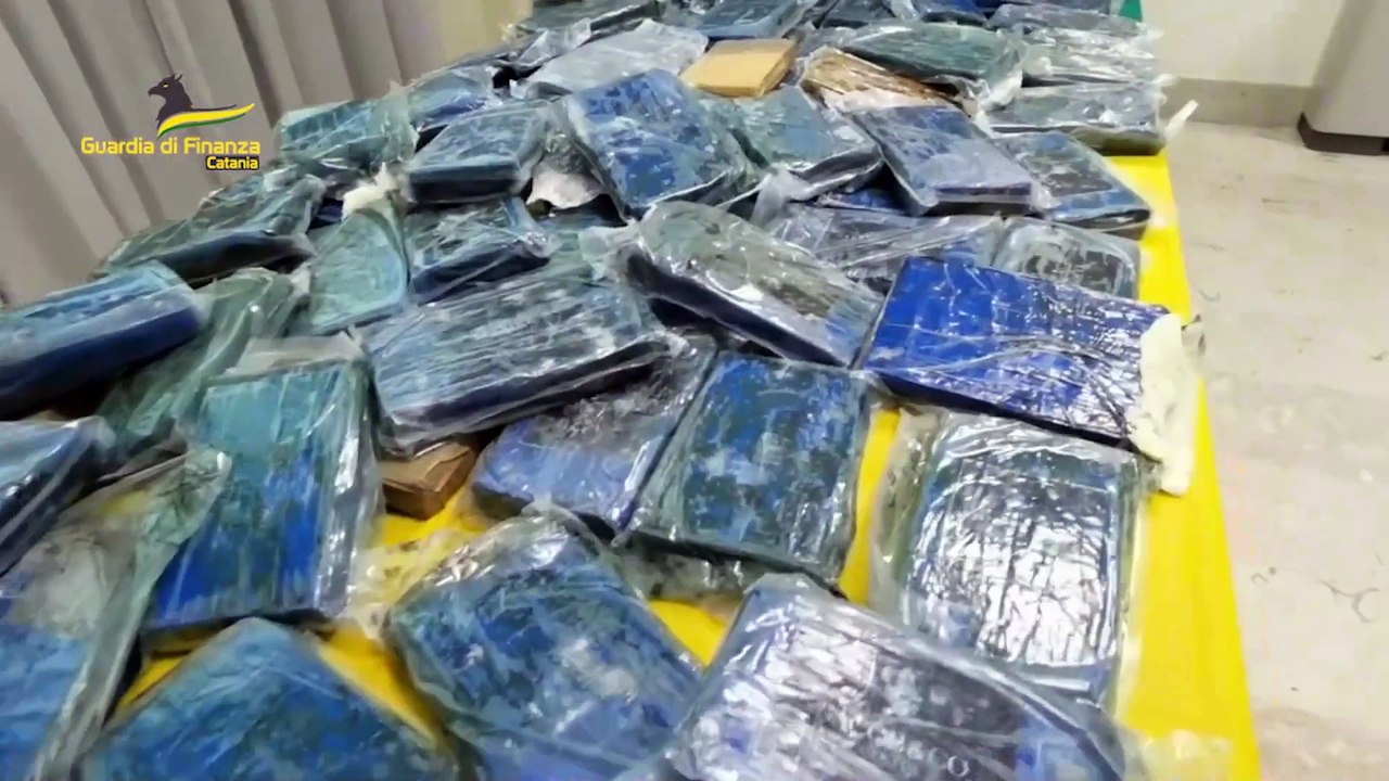 Blitz antidroga a Catania, arresti e sequestro milionario