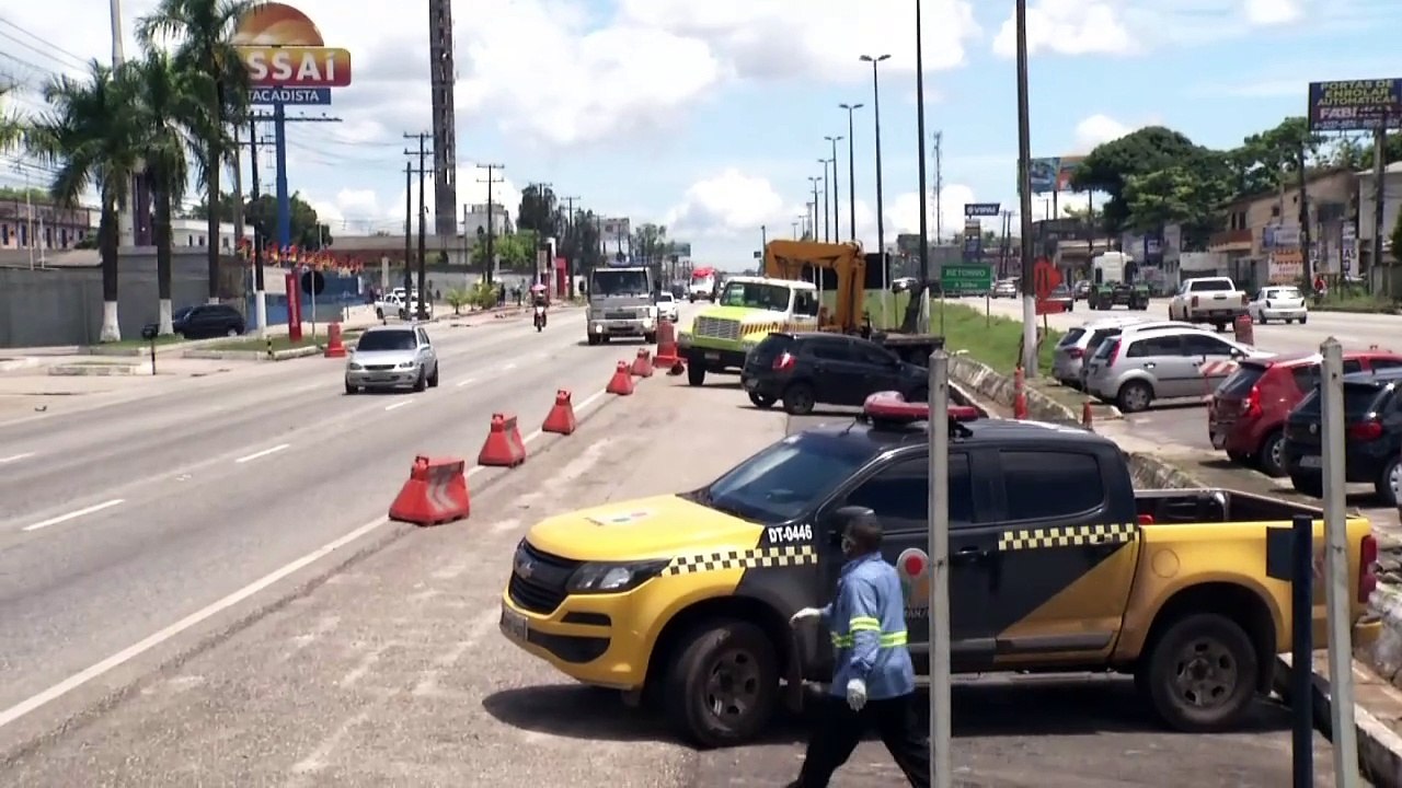 b'Continuam fechadas barreiras sanitrias durante o feriado '