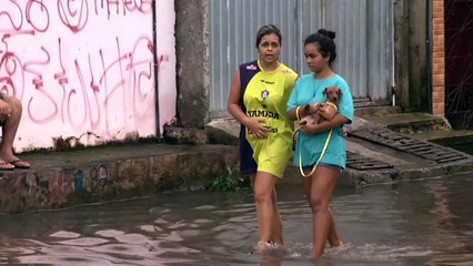 b'Alagamento e furtos na passagem euvira '