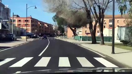 Le strade deserte, i negozi chiusi, le file al supermercato: le immagini di Olbia nel periodo Covid