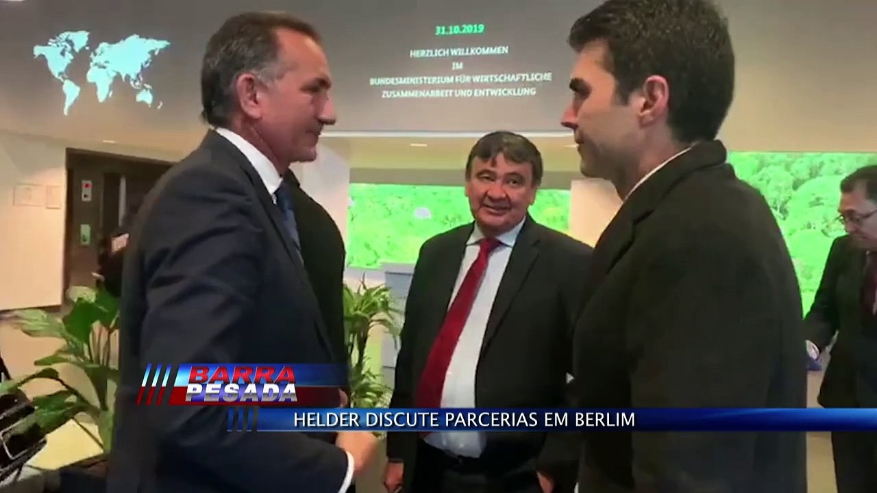 b'Helder discute parcerias em Berlim '