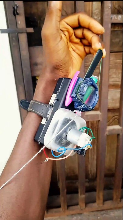 Real Sideman Web shooter