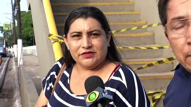 b'Primeiro dia aps queda da passarela na Almirante Barroso'