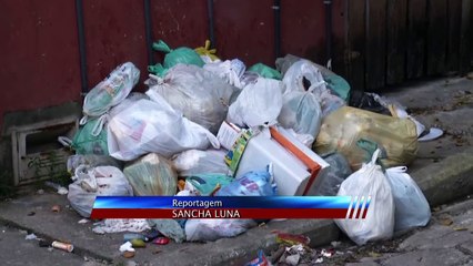 b'Lixo acumulado no bairro da Pedreira '