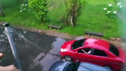 b'Populao denuncia falta de saneamento na Nova Marambaia'