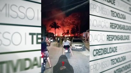 b'Incaandio de grandes propora7b5es atinge a1rea de mata na Marambaia'