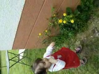 Solène marche, enfin, à la maison...