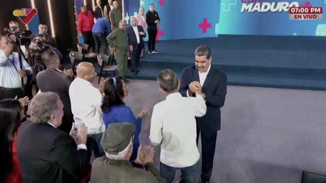 Maduro denuncia trato «fascista» a venezolanos deportados a El Salvador