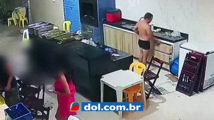 b'Policial civil a9 investigado por furtar arma de outro policial durante confraternizaa7o'