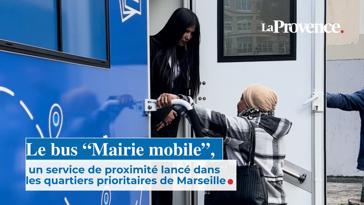 Le bus "Mairie mobile", un service de proximité lancé dans les quartiers prioritaires de Marseille