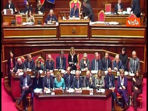 Meloni: Al fianco di Mattarella ogni qual volta viene attaccato . La standing ovation in Senato