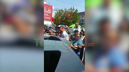 Policías agreden a profesores en medio de marcha; intentan impedir entrada a Regional 07
