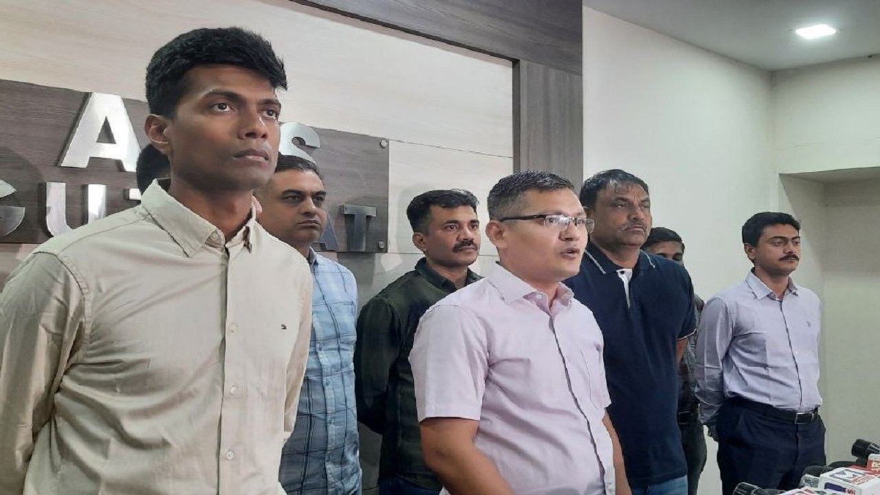 Ahmedabad: प्रतिबंधित ड्रग्स बनाने में उपयोगी कच्चे माल को विदेश भेजने का पर्दाफाश