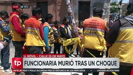 Cámara captó cuando una trabajadora es impactada por un vehículo tras un choque