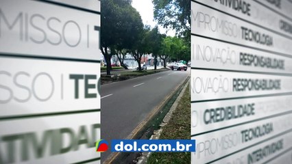 b'Motociclista fica caaddo na pista apb3s sofrer acidente'