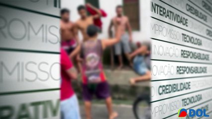 b'populaa7o pega assaltantes na porrada em outeiro'