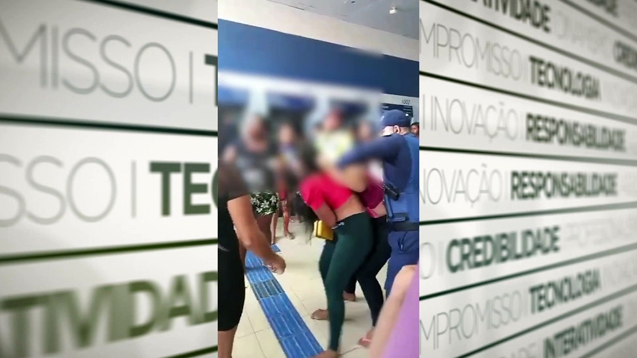 b'mulher fura fila e causa briga generalizada'