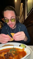 Influencer prueba Ensalada Caesar´s en Tijuana y asegura que "no es la mejor del mundo"