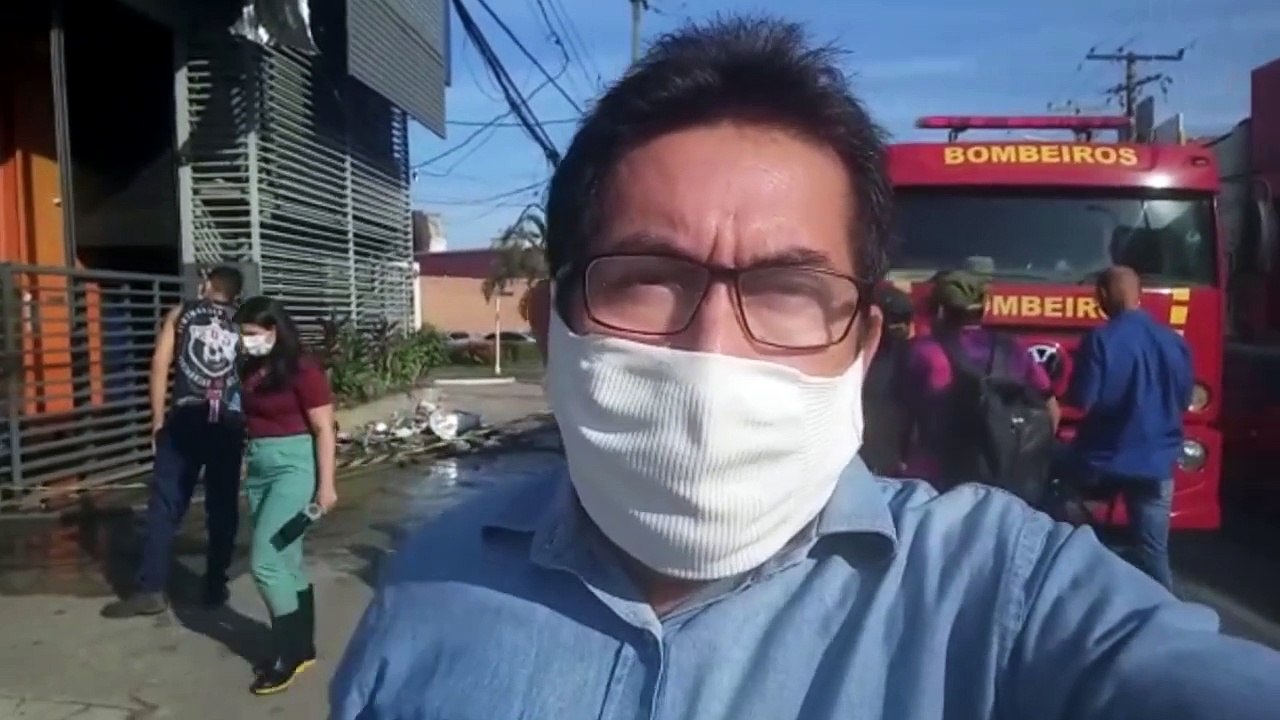 b'Incendio em loja'
