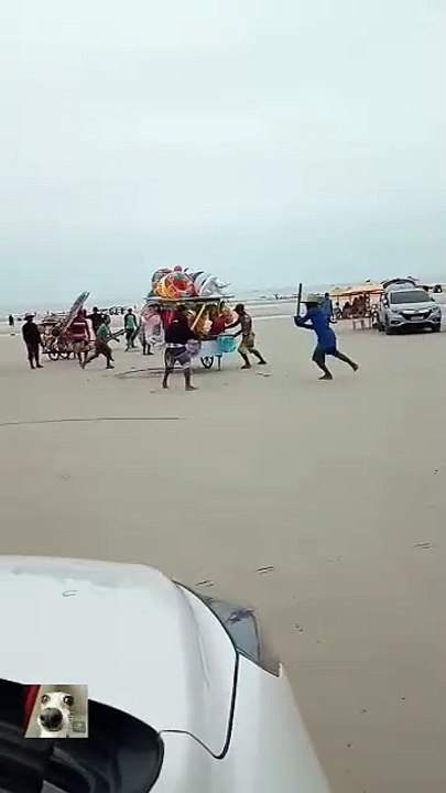 b'Homens entram em confronto nas areias de Sali...
