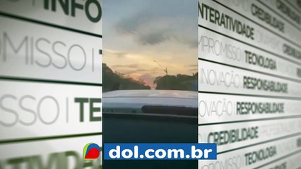 b'Namorada descontrolada destrb3i moto ao flagrar traia7o'