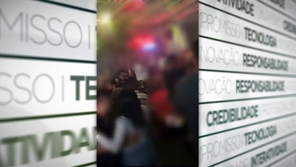 b'Padre a9 flagrado em boate'