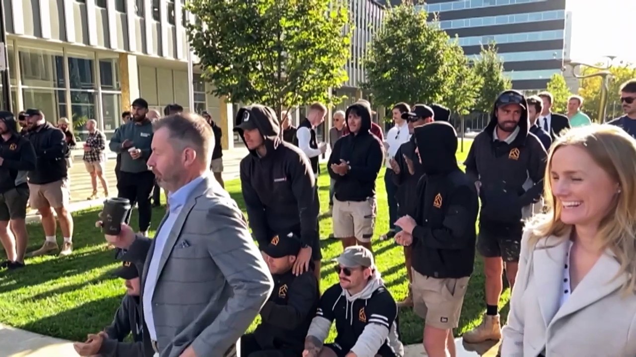 Australian Capital Territory construction sector calls for the government to speed up development applications amid housing crisis