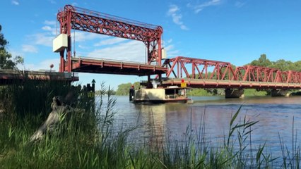 PS Daisy to become a home and now the oldest paddle-steamer in South Australia