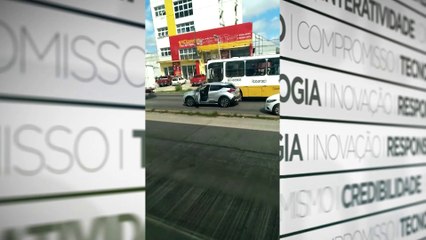 b'Homem ameaa7a motorista de b4nibus com arma em Bela9m'