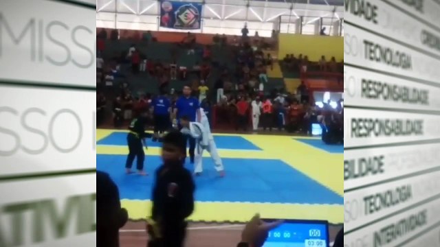 b'Jovem vende chocolate em Salinas para competir'