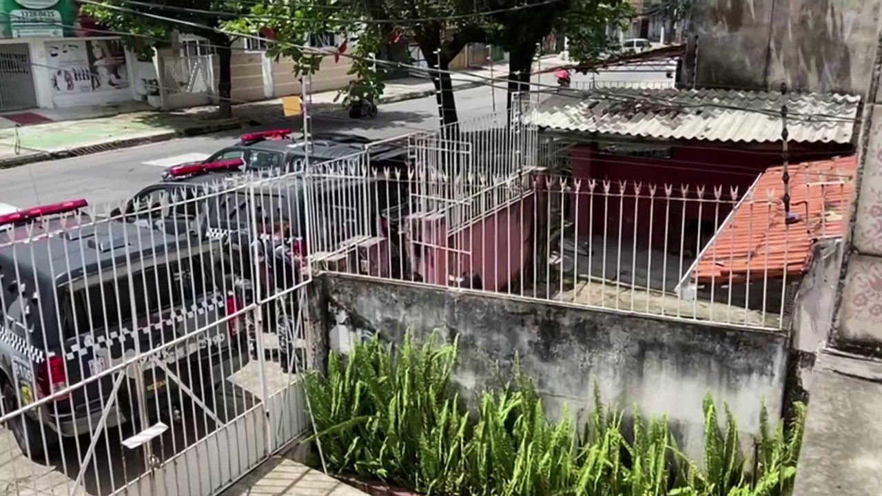 b'vaddeo policia priso'