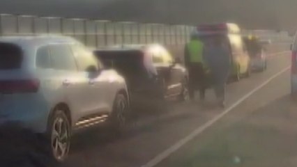 수원에서 차량 3대 연쇄추돌...운전자 일부 경상 / YTN