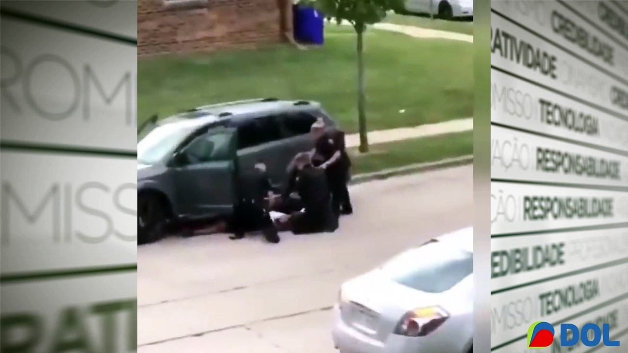 b'Poladcia atira 7 vezes nas costas de homem negro nos EUA'