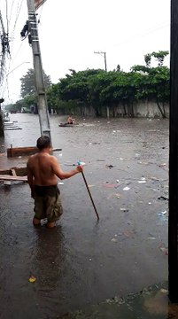 b'Chuva e alagamentos em Bela9m na tarde desta tera7a-feira (28/01)'