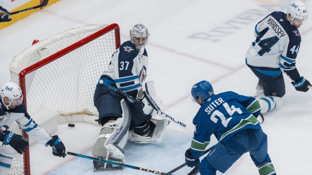 Vancouver Canucks Score Rare Transition Goal Early in Game