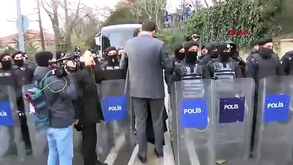 İBB Başkanı İmamoğlu gözaltına alınıyor: 20 araçlık polis ablukası!