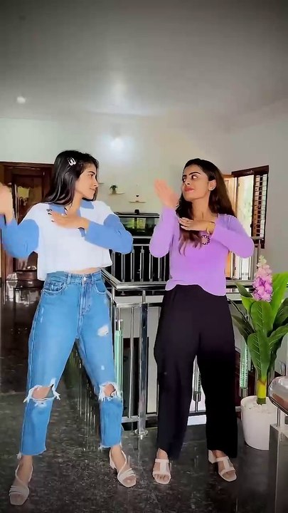 Stop The Music People Sing It #nikhilnisha #madhugowda #2023 _ Nikhil Nisha Vlogs #shorts