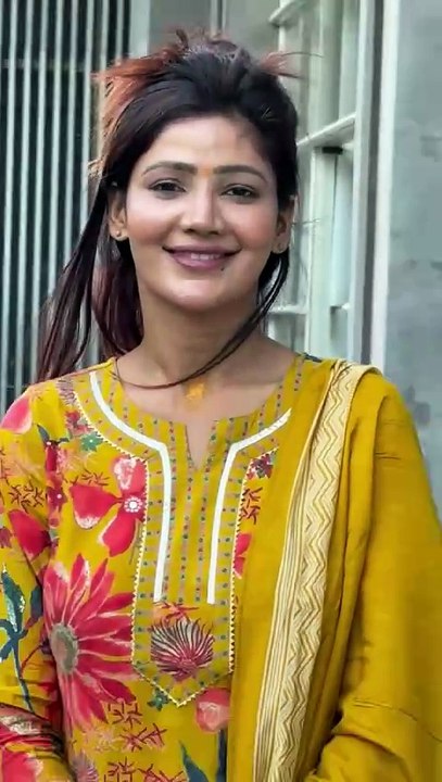 Soniya Bansal Making Waves with Her Cool Vibes